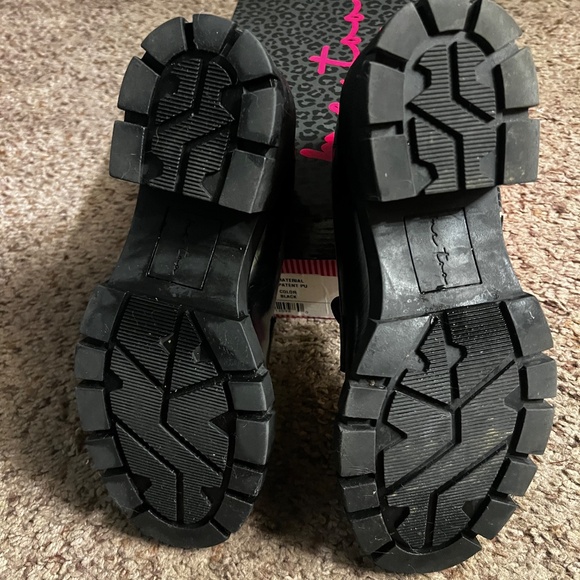 Me Too Syke Loafers - Picture 3 of 3